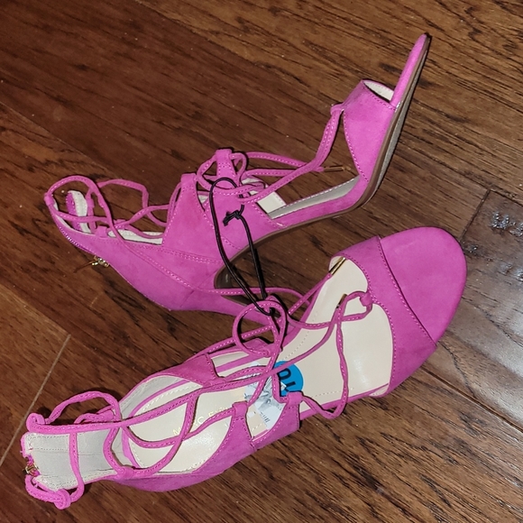 💕NEW Marc Fischer Fuschia Faux Suede Lace Up Heels💕 - Picture 3 of 8